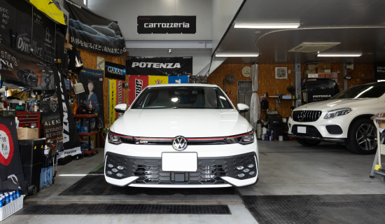 選ばれる理由#1 「輸入車・国産車の<p>整備や点検もお任せください</p>」